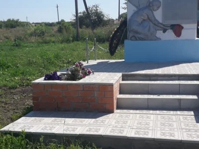 памятная стелла  погибшим односельчанам в годы великой ВОВ.